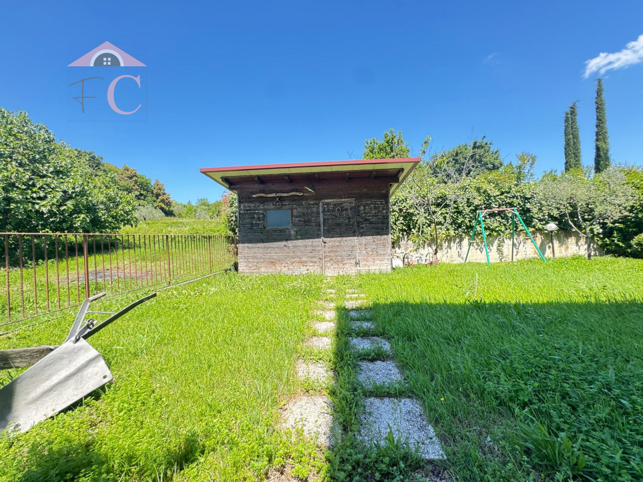 villa di testa giardino taverna e garage 4.png